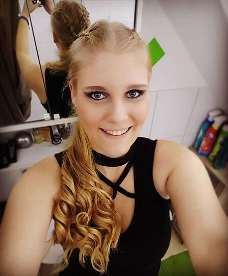 Wie sexy eine Frau ist hängt davon ab was sie aus sich macht und wie sie sich gibt! Und nicht davon wie ihr verschissener BMI ist!