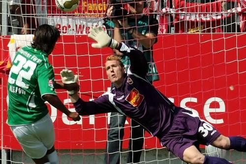 Eiskalt in der Lausitzer Hitze: Sami Allagui  traf per Elfmeter zum 1:1 und legte wenig später noch das 2:1 nach.
