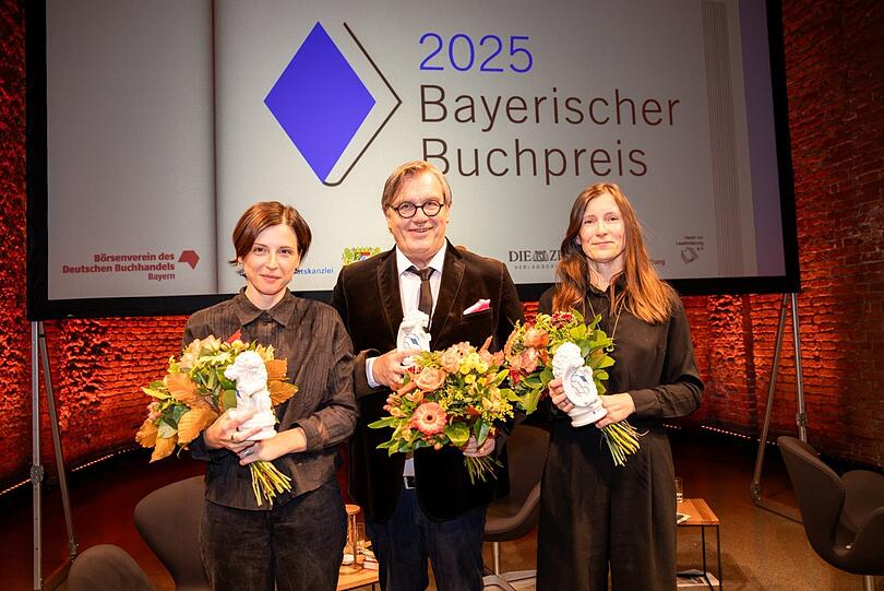Glückliche Gewinner: Dorothee Elmiger (links), Hape Kerkeling und Heike Geißler. Glückliche Gewinner: Dorothee Elmiger (links), Hape Kerkeling und Heike Geißler.