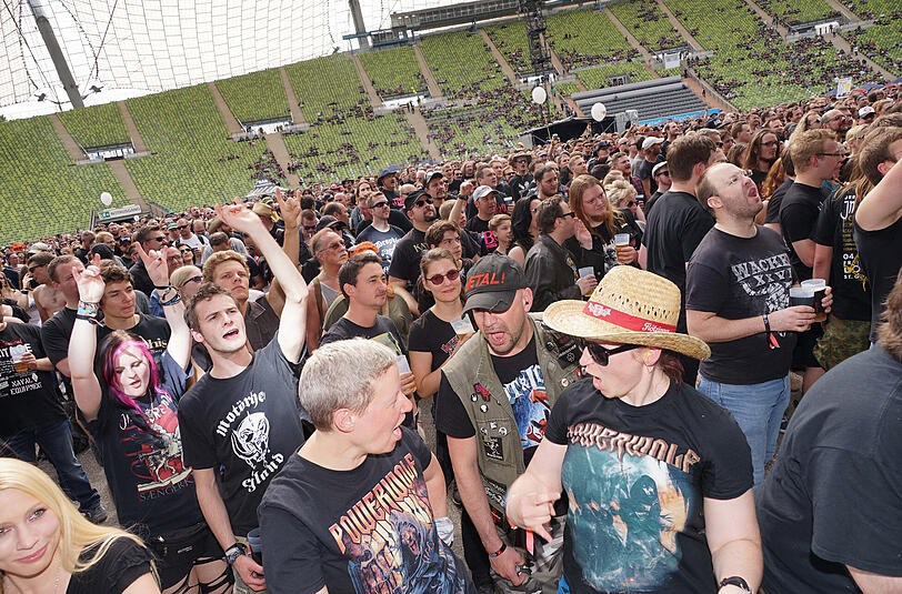 Die Bilder vom ersten Tag des Rockavaria Festivals 2016 im Münchner Olympiapark.