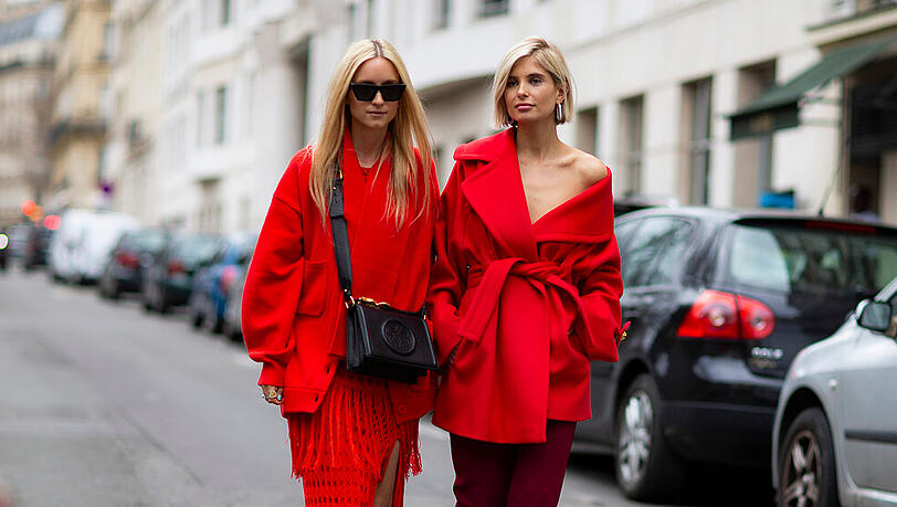 Knalliges Rot gehört zu den Trendfarben im Herbst 2020