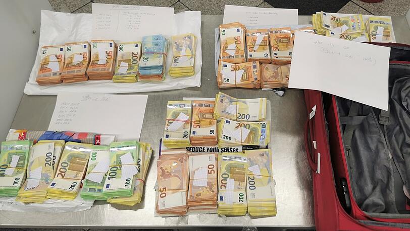 WIE GEHT DAS DENN 120 000 EURO IM M LL ITALIENER WIRFT KOFFER visual data 3