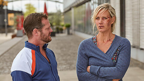 "Mordshunger": Britta (Anna Schudt) und Max (Aurel Manthei) müssen erkennen, wohin es führen kann, sich zu sehr in ein anderes Leben zu träumen