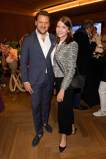 Sie leben gemeinsam Tegernsee: Schauspielerin Sophie Wepper und Ehemann David Meister. Sie leben gemeinsam Tegernsee: Schauspielerin Sophie Wepper und Ehemann David Meister.
