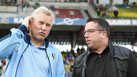 Ex-Löwen-Trainer Benno Möhlmann und der Karlsruher Coach Markus Kauczinski (r.)
