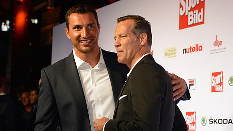 Henry Maske (r.) spricht über den anstehenden Kampf zwischen Wladimir Klitschko und Anthony Joshua.