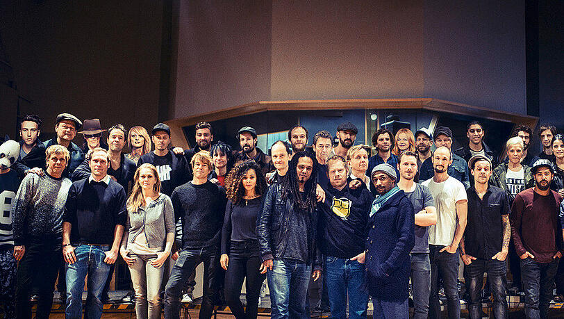 Band Aid vereint viele der bekanntesten deutschen Musiker in einem Song Band Aid vereint viele der bekanntesten deutschen Musiker in einem Song
