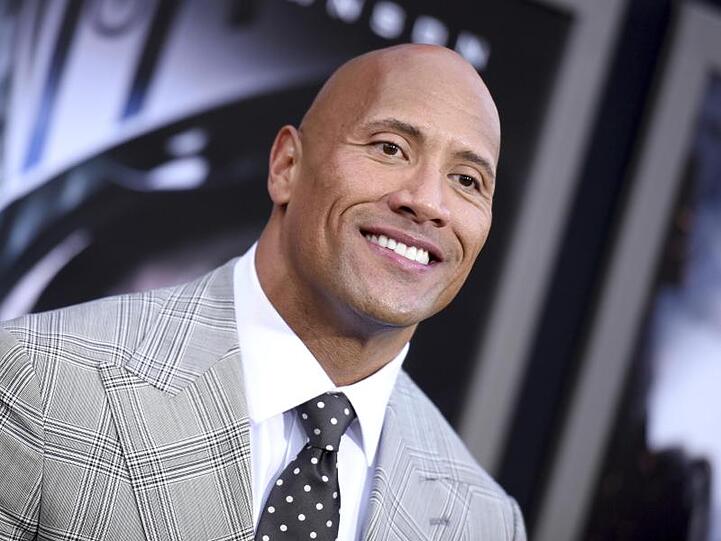 Schauspieler Dwayne Johnson moderierte das Online-Gala.