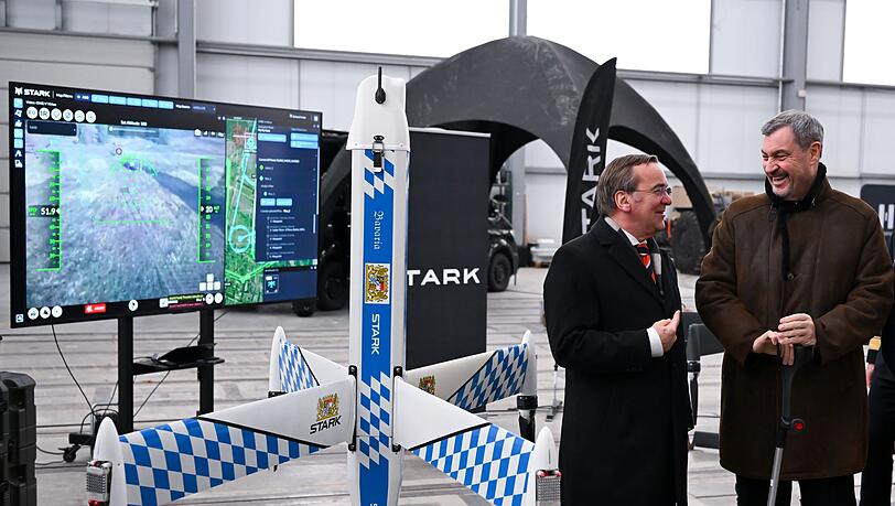 Verteidigungsminister Boris Pistorius (SPD) und Ministerpr&auml;sident Markus S&ouml;der (CSU) er&ouml;ffneten ein Innovationszentrum der Bundeswehr in Erding.