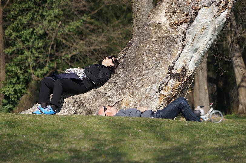 Sonne genießen geht auch ohne Bank.
