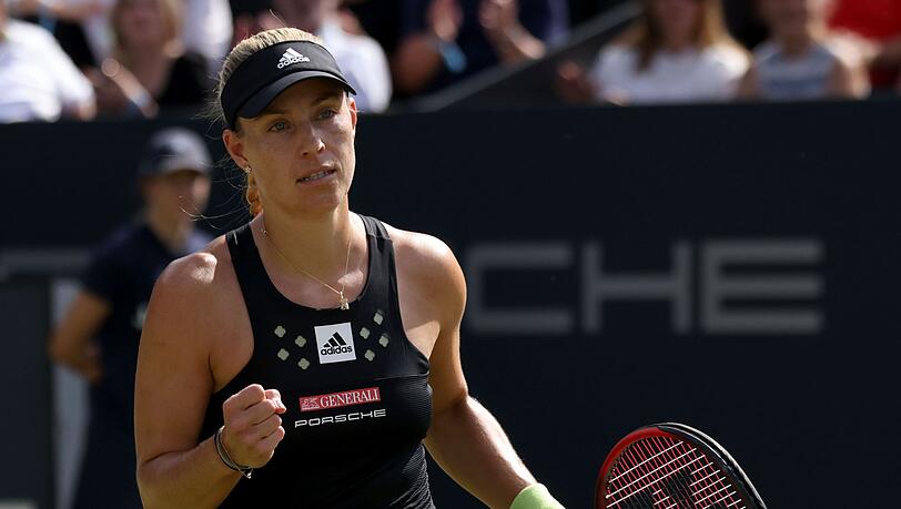 Souverän mit einem Sieg über die Italienerin Lucia Bronzetti ins Viertelfinale: Angelique Kerber ballt die Faust.