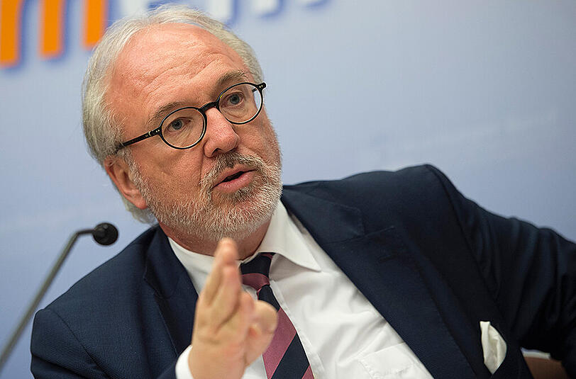 Rudolf Henke, Vorsitzender des Marburger Bunds: "Das Tarifeinheitsgesetz richtet sich faktisch gegen eine berufsspezifische gewerkschaftliche Interessenvertretung, wie sie der Marburger Bund verkörpert."
