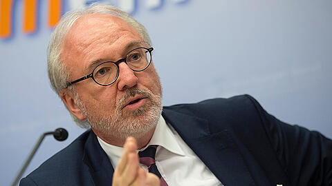 Rudolf Henke, Vorsitzender des Marburger Bunds: "Das Tarifeinheitsgesetz richtet sich faktisch gegen eine berufsspezifische gewerkschaftliche Interessenvertretung, wie sie der Marburger Bund verkörpert."
