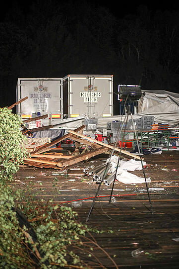 Das schwere Unwetter forderte bei einem Österreichischen Feuerwehr-Fest zwei Todesopfer. Die Bilder vom Unglücksort.