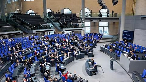 Der Bundestag hat weiteren Verschärfungen in der Corona-Pandemie zugestimmt.