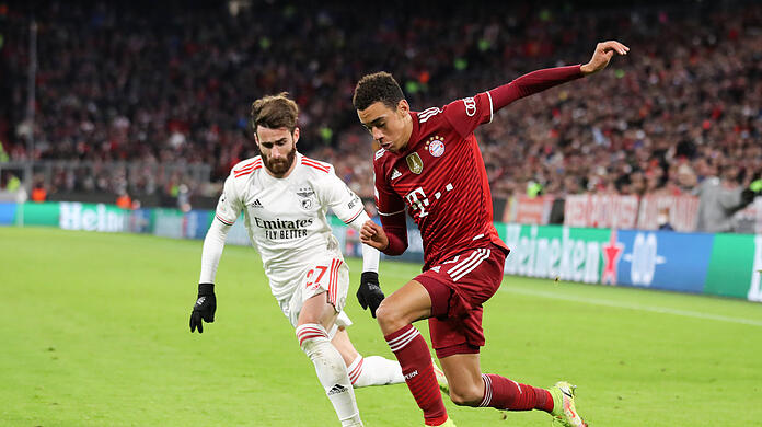 Gegen Benfica Lissabon erst in der 64. Minute eingewechselt: Bayerns Offensivjuwel Jamal Musiala (links), der aktuell nur ganz selten in der Startformation steht.