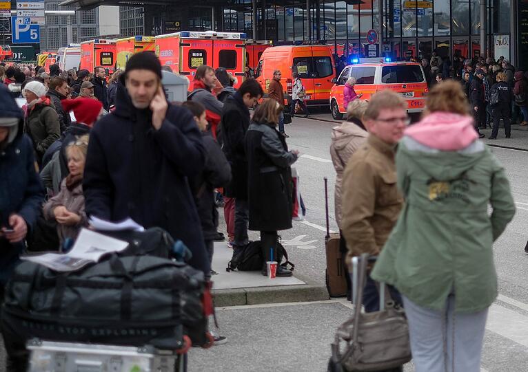 Der Hamburger Flughafen musste am Sonntag evakuiert werden.