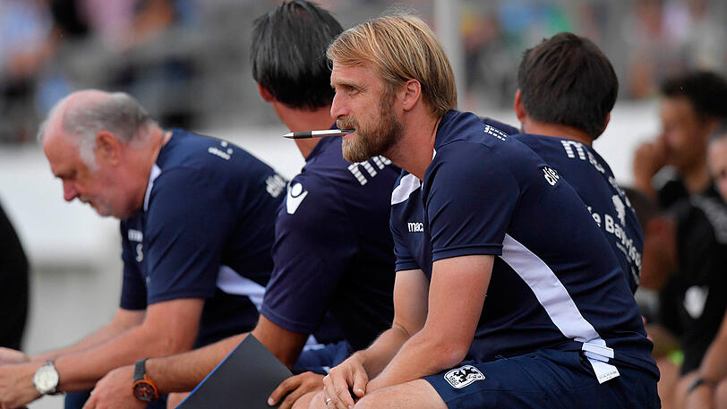 Wurde nach der Partie für Autogramme belagert: Trainer Bierofka (Archivbild)
