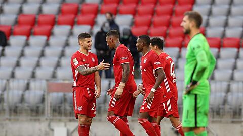 Nach dieser Saison wird sich die Bayern-Defensive verändern: David Alaba (r.) und wohl auch Jérôme Boateng (m.) verlassen den Klub, Lucas Hernández soll in der Innenverteidigung spielen.