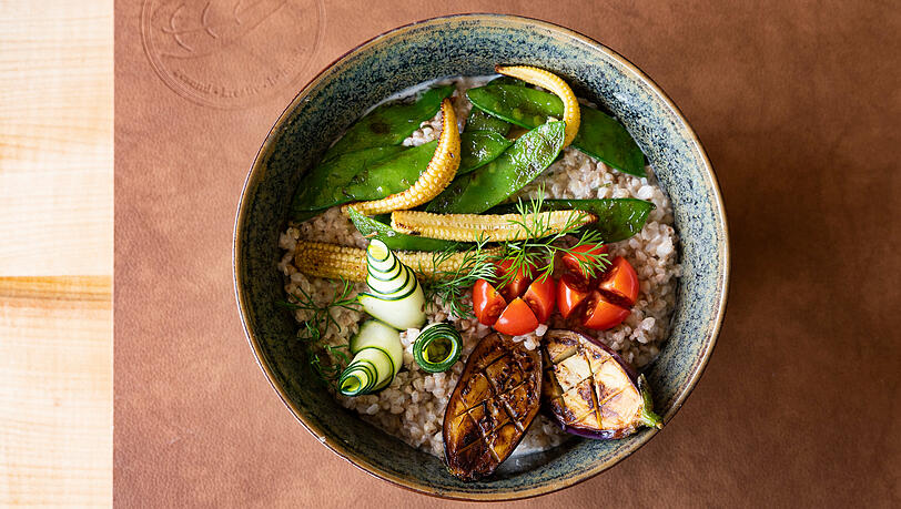 Regionalen Produkte und nachhaltiger Einkauf: Hotelgäste haben eine Auswahl aus drei Genusswelten: Kreative, gesunde und heimische Hausmannskost. Regionalen Produkte und nachhaltiger Einkauf: Hotelgäste haben eine Auswahl aus drei Genusswelten: Kreative, gesunde und heimische Hausmannskost.