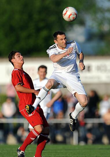 ...Lucas Kreuzer (links) und...