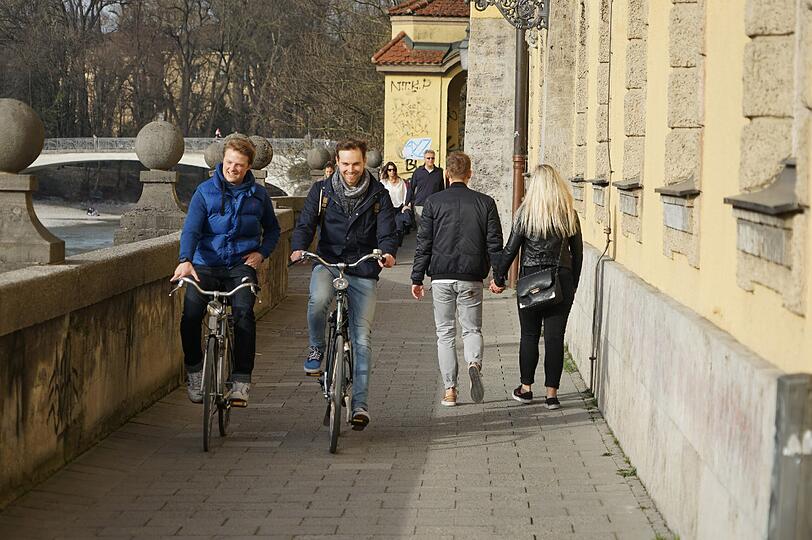 So genießen die Münchner das herrliche Frühlingswetter am Wochenende.