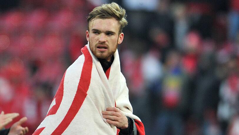 Jan Kirchhoff wechselt im Sommer 2013 vom 1. FSV Mainz 05 zum FC Bayern, unterschreibt bis 2016. Jan Kirchhoff wechselt im Sommer 2013 vom 1. FSV Mainz 05 zum FC Bayern, unterschreibt bis 2016.