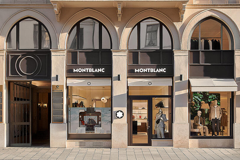 Die Au&szlig;enfassade des Montblanc in der Maximilianstra&szlig;e.