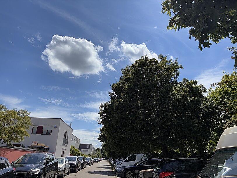 Hier ist das Parken erlaubt. Anwohner hätten dennoch gerne mehr eigene Parkplätze. Hier ist das Parken erlaubt. Anwohner hätten dennoch gerne mehr eigene Parkplätze.