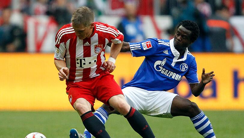 Bastian Schweinsteiger im Spiel gegen Schalke. Bastian Schweinsteiger im Spiel gegen Schalke.