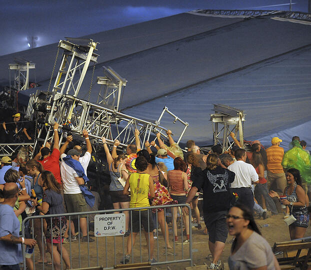 Das Bühnendach knickt einfach ein: In Indianapolis starben vier Menschen bei einem Musik-Festival, 40 Personen wurden verletzt