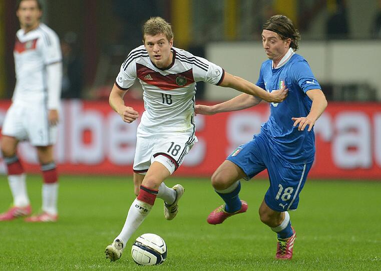 TONI KROOS: Note 4
Auch nicht auf der Höhe des (Zweikampf-) Geschehens vor dem 1:1. Kurz vor Schluss feurig Kampf mit Motta.