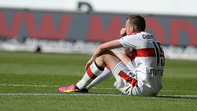 Mit Borussia Dortmund wurde Kevin Großkreutz zweimal deutscher Meister und mit der deutschen Nationalmannschaft 2014 in Brasilien Weltmeister. Sein Vertrag beim VfB Stuttgart läuft bis Sommer 2018. Mit Borussia Dortmund wurde Kevin Großkreutz zweimal deutscher Meister und mit der deutschen Nationalmannschaft 2014 in Brasilien Weltmeister. Sein Vertrag beim VfB Stuttgart läuft bis Sommer 2018.