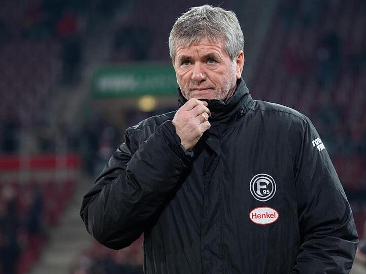 Trainer Friedhelm Funkel wird Fortuna Düsseldorf im Falle des Klassenerhalts weiterbetreuen.