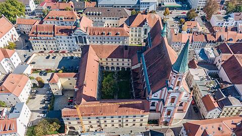 Das Karmelitenkloster in der Innenstadt von Straubing.