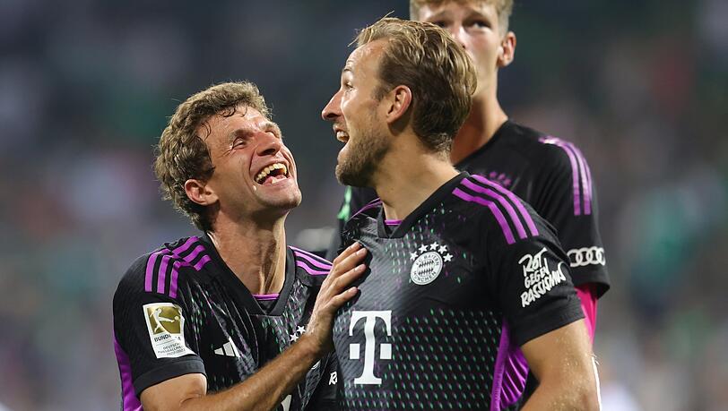 Das neue Traumduo des FC Bayern: Thomas Müller (li.) und Harry Kane verstehen sich nicht nur auf dem Platz prächtig.