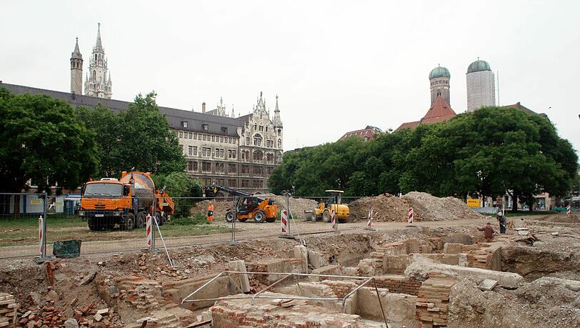 Der Marienhof als Paradies für Archäologen. Der Marienhof als Paradies für Archäologen.