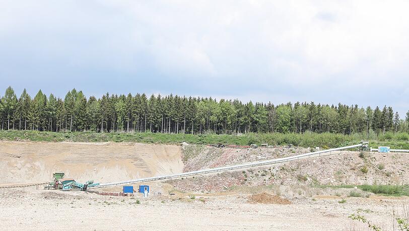 Noch mehr Wald soll zur Kiesgrube werden.