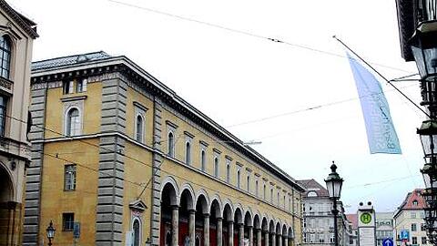 Wird für 350 Millionen Euro zur Luxus-Residenz: die Residenzpost.