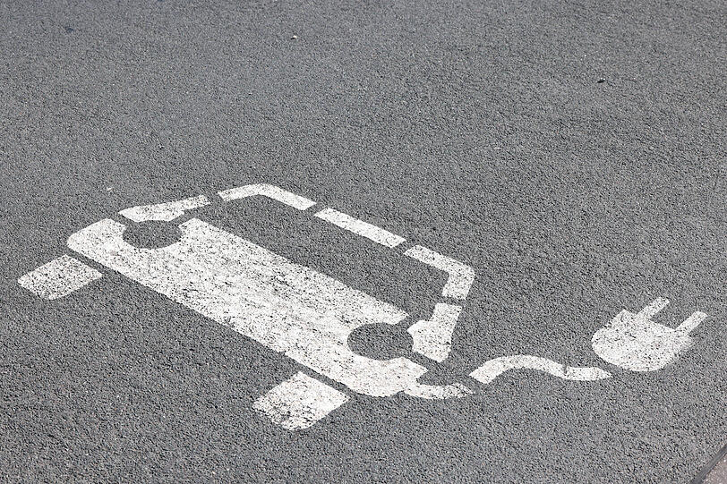 Ein Parkplatz f&uuml;r Elektrofahrzeuge.