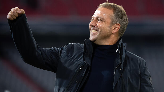 "Hansis Akzeptanz bei allen ist derzeit das Erfolgsgeheimnis. Sie folgen ihm bedingungslos, weil er auftritt, wie er auftritt", sagt Kölns Sport-Geschäftsführer Horst Heldt über Bayern-Trainer Hansi Flick.
