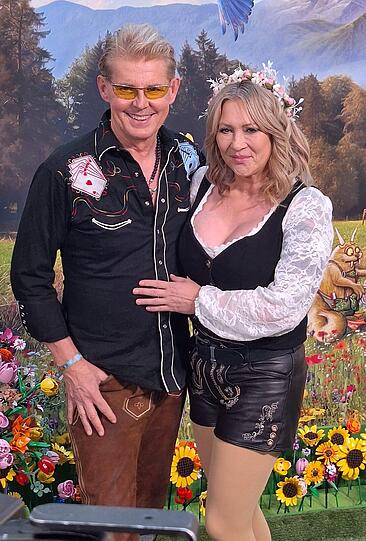 NDW-Star Markus Mörl mit Ehefrau Yvonne König NDW-Star Markus Mörl mit Ehefrau Yvonne König
