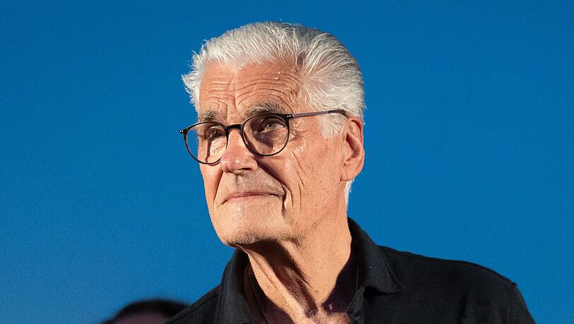 Schauspieler Sky du Mont hat in einem Interview Stellung gegen die AfD bezogen. Schauspieler Sky du Mont hat in einem Interview Stellung gegen die AfD bezogen.