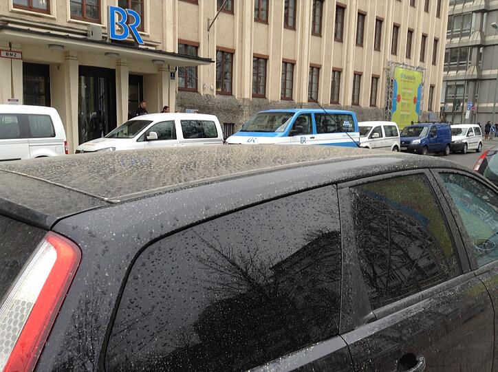Sahara-Regen in München und im Umland im Februar 2014.