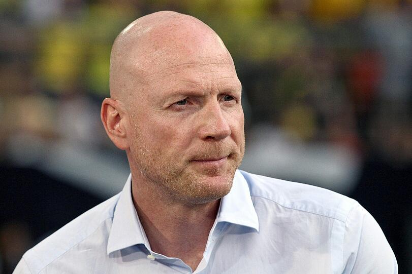 Bayerns Sportvorstand Matthias Sammer: &bdquo;Wir spielen zum Teil
lethargisch, wir spielen ohne Emotionen Fußball, wir machen Dienst
nach Vorschrift.&ldquo;