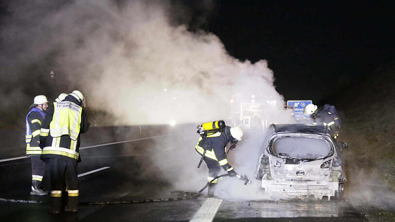 Die Bilder vom großen Feuerwehreinsatz auf der A94.