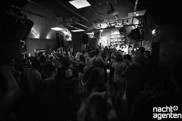 Die besten Partybilder vom Samstag. Hier aus dem Crux.