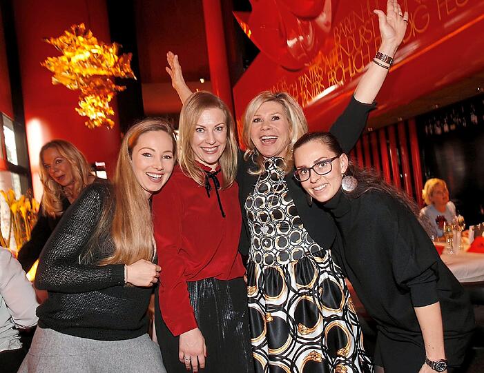 Julia Fleschenberg, Marianne Hartl mit ihren Schwiegertöchtern Stephanie und Stefanie