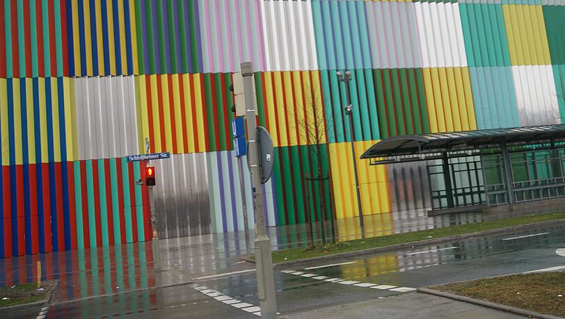 Mit den Öffentlichen ist das Viertel gut erreichbar. Mit den Öffentlichen ist das Viertel gut erreichbar.