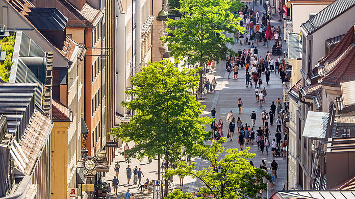 Sendlinger Straße, Blick von oben auf die Einkaufsstraße.